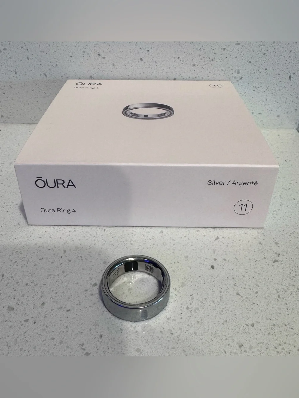 Oura Ring 4, Silver, with Charging Dock